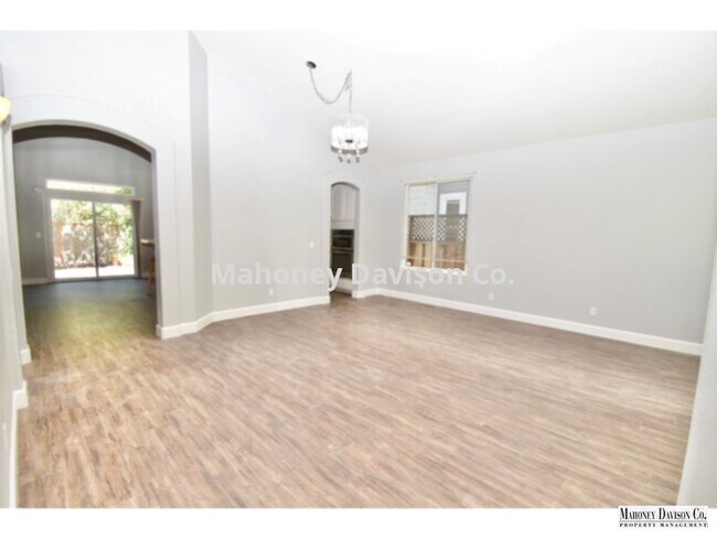 Building Photo - 1661 Sequoia Dr