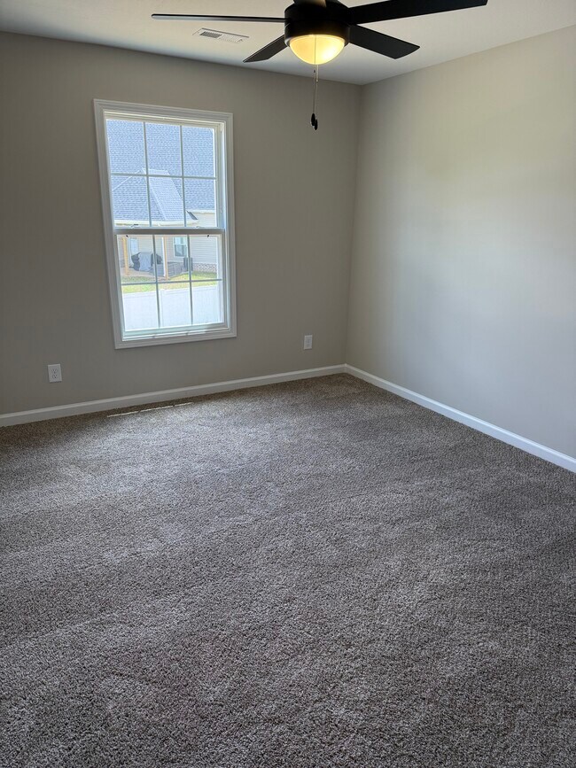Building Photo - 1170 Gardenia Ln