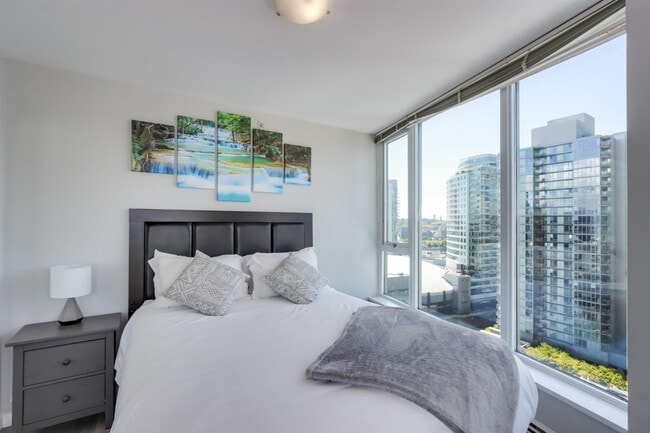 Building Photo - 188 Keefer Pl