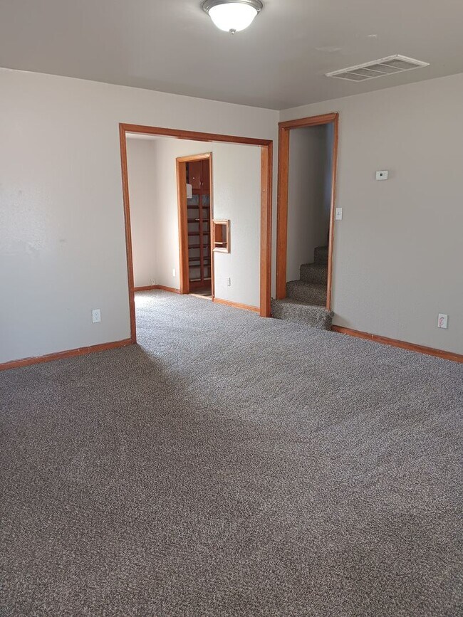Building Photo - Spacious 4-Bedroom, 2-Bath Home with Fresh...