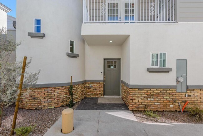 Foto del edificio - 3240 E Pinchot Ave