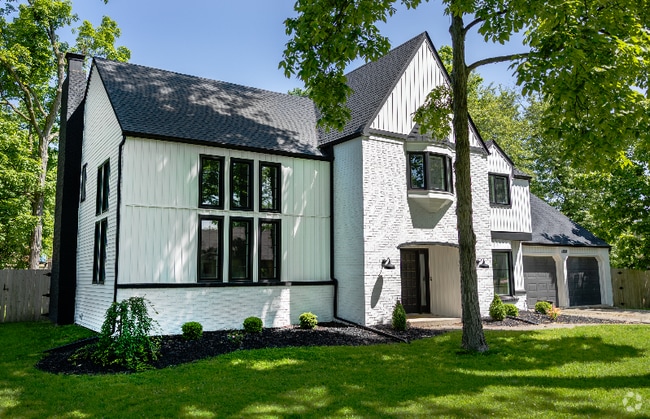 Building Photo - 6001 Heywood Cove