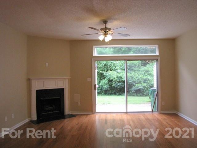 Building Photo - 9037 Cinnabay Dr
