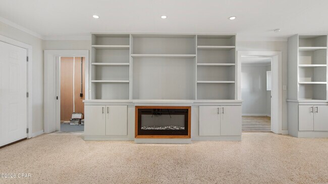 Building Photo - 19909 Alta Vista Dr