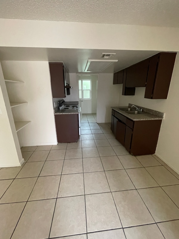 Foto del edificio - 429 S Backer Ave