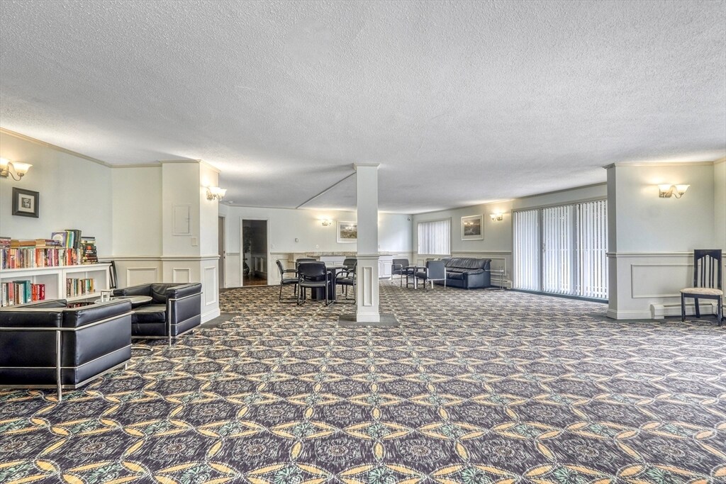 Foto del edificio - 141 Coolidge Ave