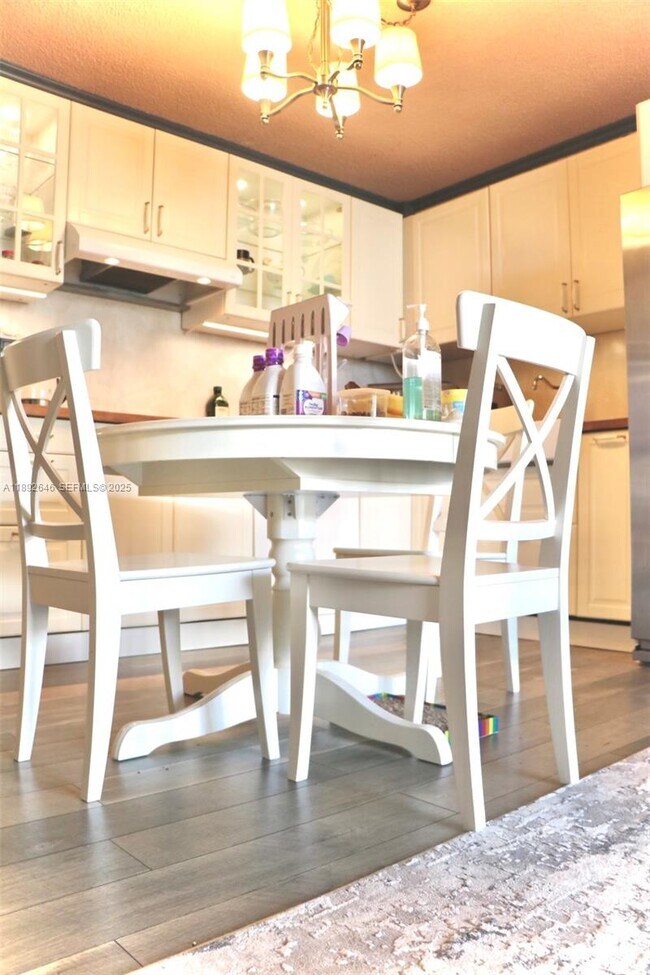 Foto del edificio - 500 Three Islands Boulevard