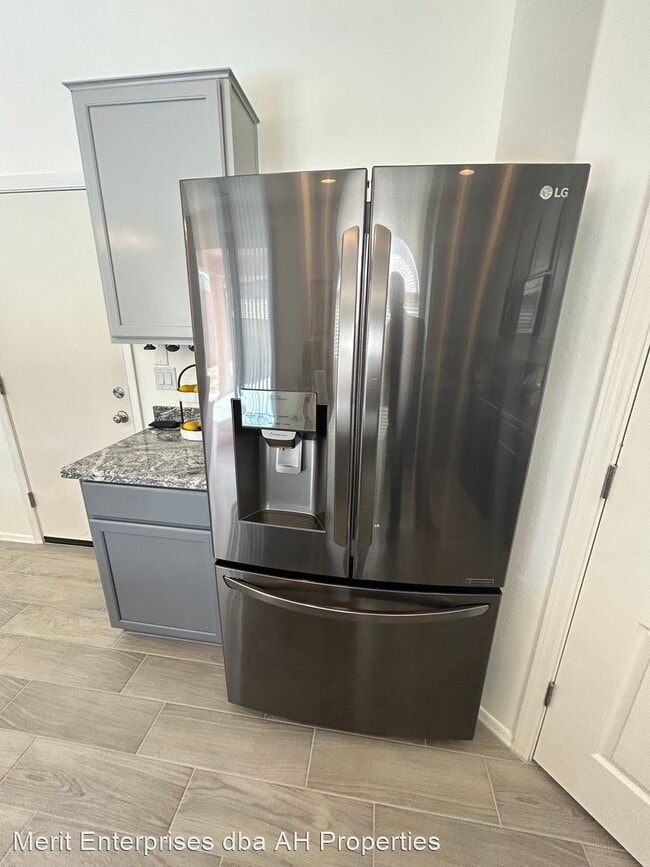 Building Photo - 4 br, 2.5 bath House - 8713 W ADAMS ST