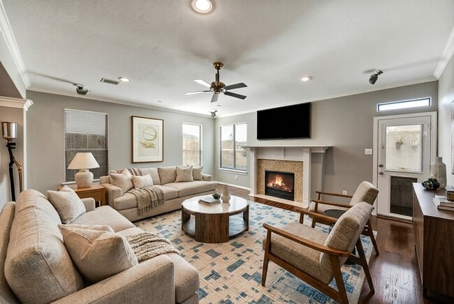 Building Photo - 1303 Dorothy St