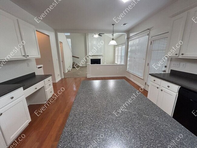 Foto del edificio - 130 Hammersmith Dr