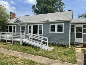 Building Photo - 2317 Sun Valley Rd