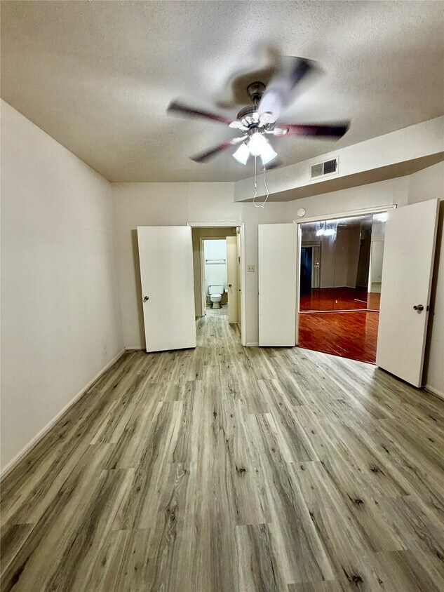 Foto del edificio - 2213 S Braeswood Blvd