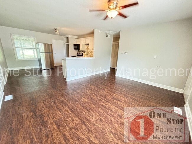 Building Photo - 3 Bedroom, 1 Bathroom in Grandview