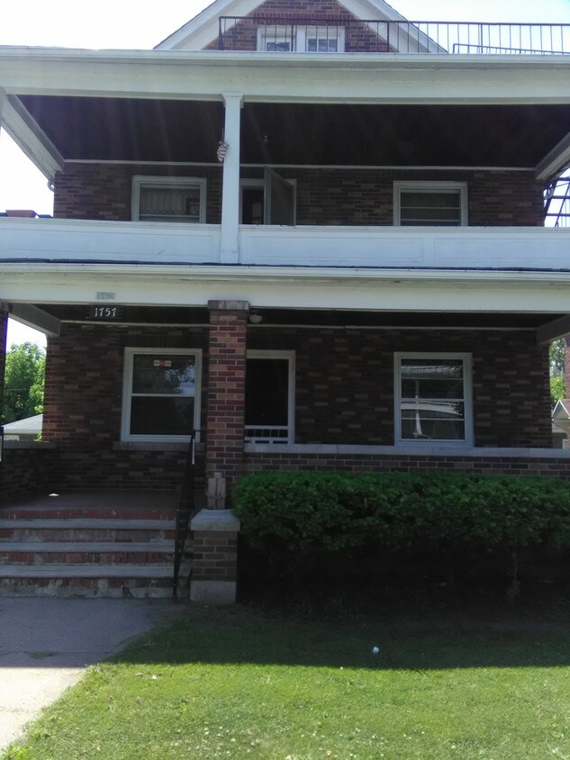 Primary Photo - 1757 Welch Ave