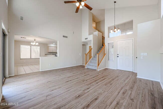 Building Photo - 6921 W Juniper Ave