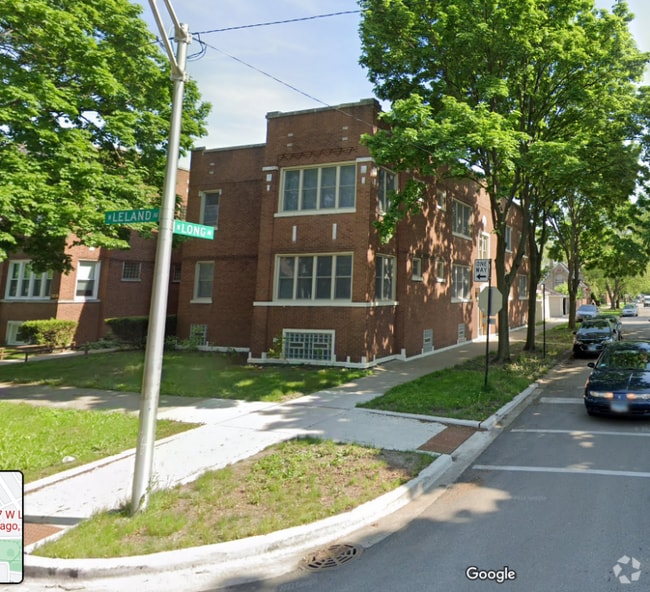 Building Photo - 5357 W Leland Ave
