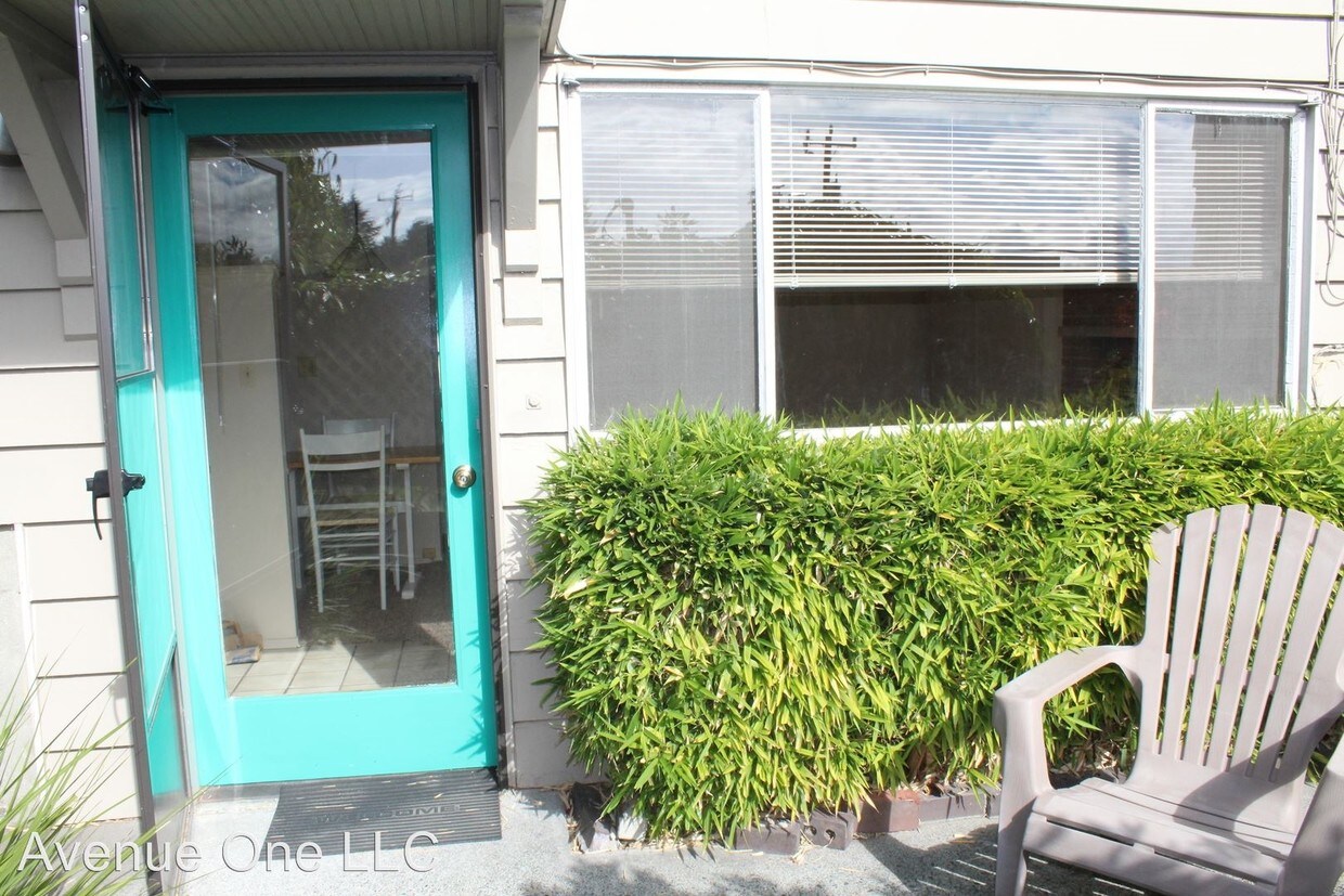 Primary Photo - 2411 W Crockett St