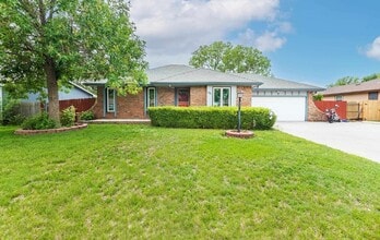 Building Photo - 131 Brazos Dr