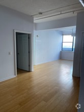 Building Photo - 33 Middle St