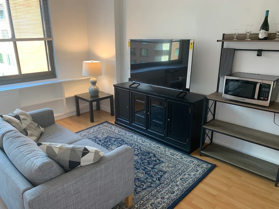 Foto principal - 1011 Arlington Blvd
