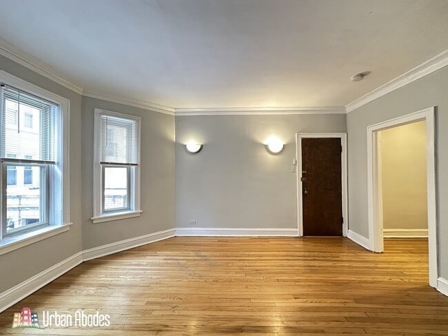 Building Photo - 4224 N Paulina St