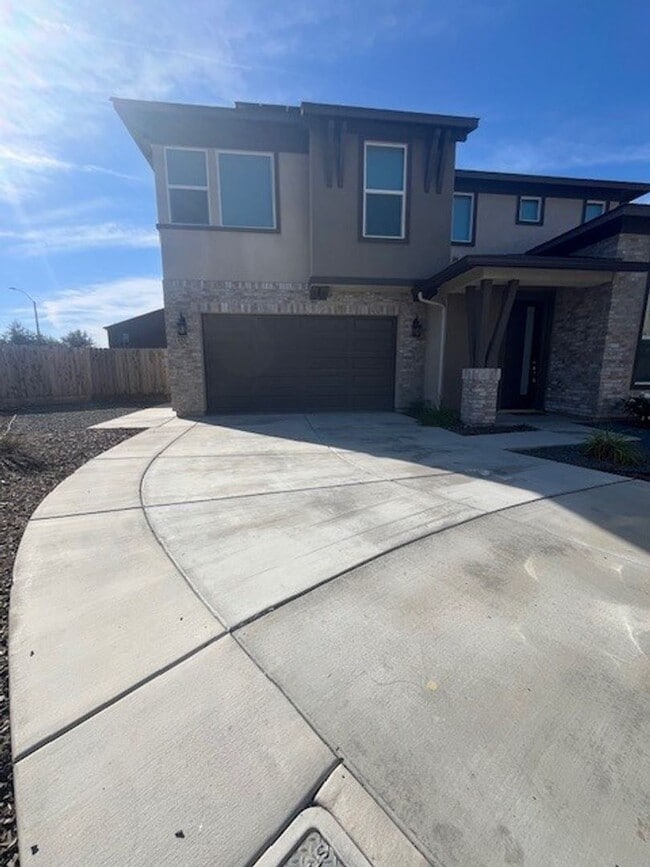 Building Photo - 4537 S Ernest St