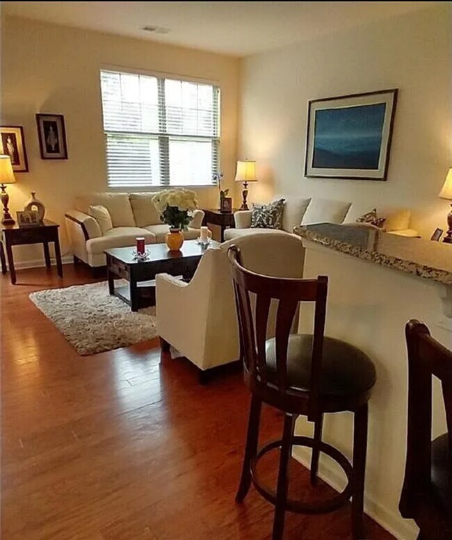 Foto del edificio - 4025 Black Walnut Wy