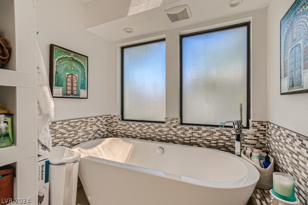 Foto principal - 5945 N El Capitan Way