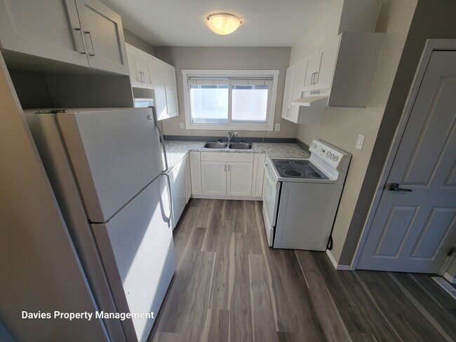 Building Photo - 12927-12982 82 St NW