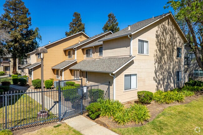 Foto del edificio - Riverstone Apartments