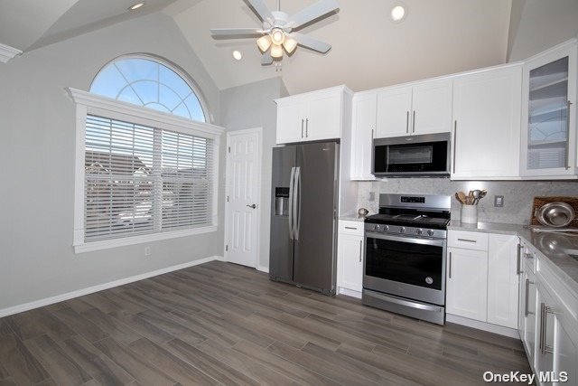 Building Photo - 27 Pineview Ln