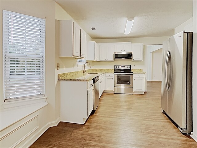 Building Photo - 414 Yellow River Walk