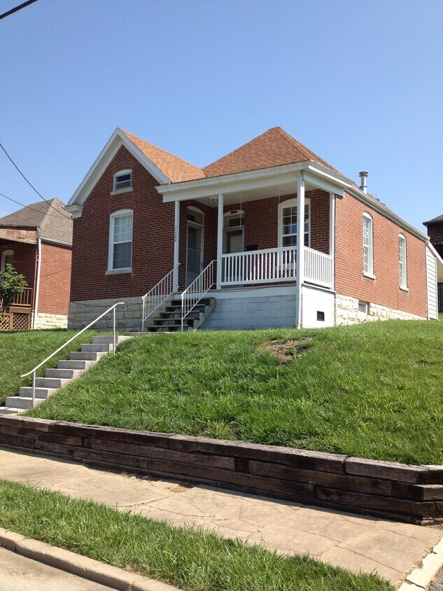 1122 High W St, Jefferson City, MO 65109 House Rental in Jefferson
