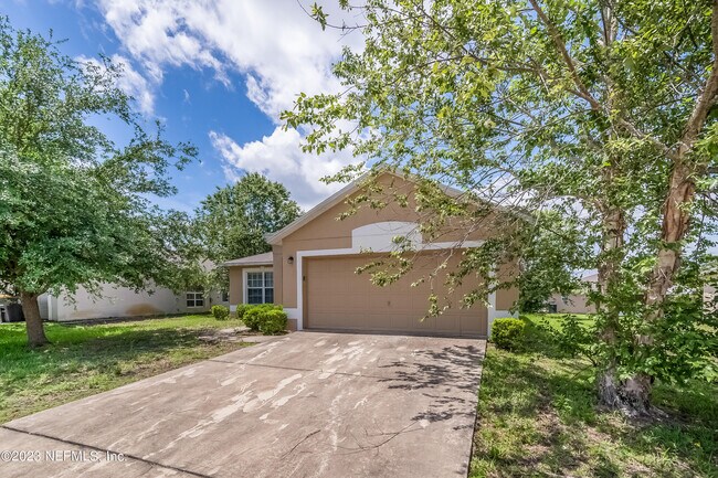 Foto del edificio - 3214 Garden Acres Ct E