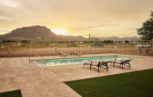 Building Photo - Kingman Resort Homes