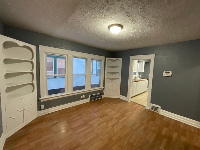 Foto del edificio - 12602 Thornhurst Ave