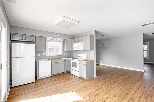 Kitchen - 3611 Enslow Ave