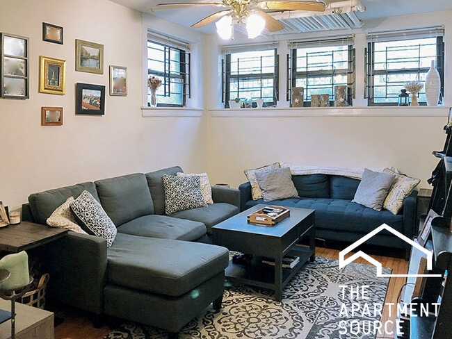 Foto del edificio - 3501 N Greenview Ave