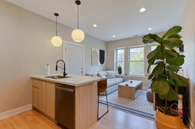 Foto del edificio - 2908 N Allen Ave