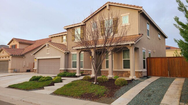 Building Photo - Exceptionally Gorgeous Multi-Generational ...