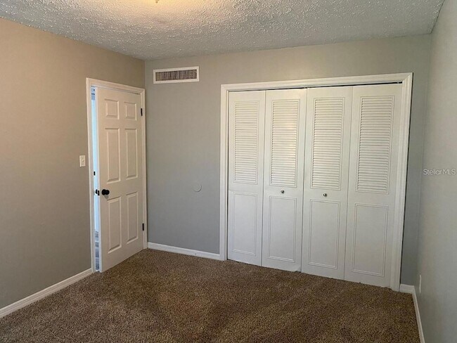 Foto del edificio - 395 Wymore Road Unit 200