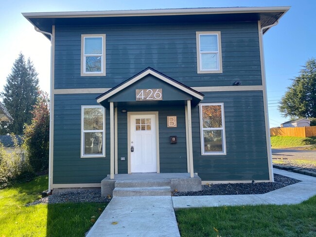 Building Photo - 426 S 60th St