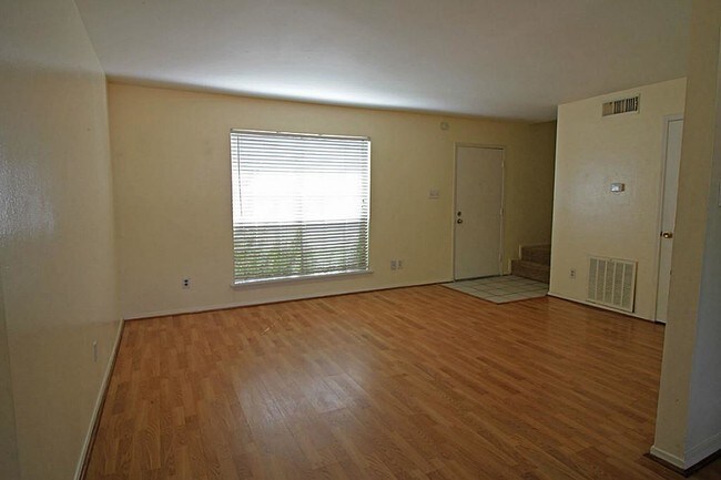 Building Photo - 8315 La Roche Ln