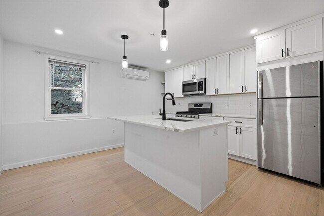 Foto del edificio - 24 Ferrin St