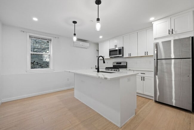 Building Photo - 24 Ferrin St