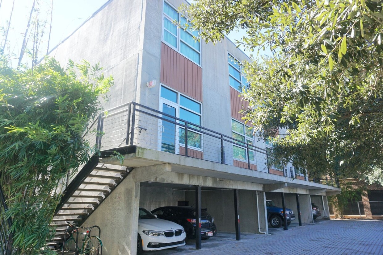 Primary Photo - 2 BED | 2.5 BATH | URBAN CONDO | DOWNTOWN ...