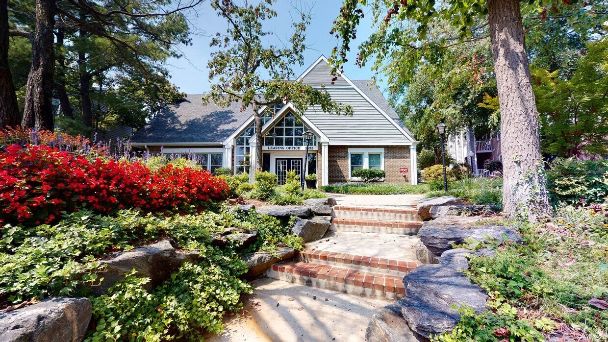 Foto principal - Montclair Apartments