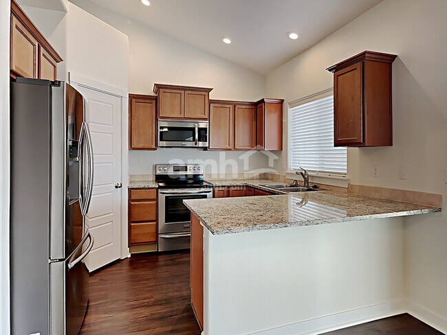 Building Photo - 6050 N Seacliff Ave
