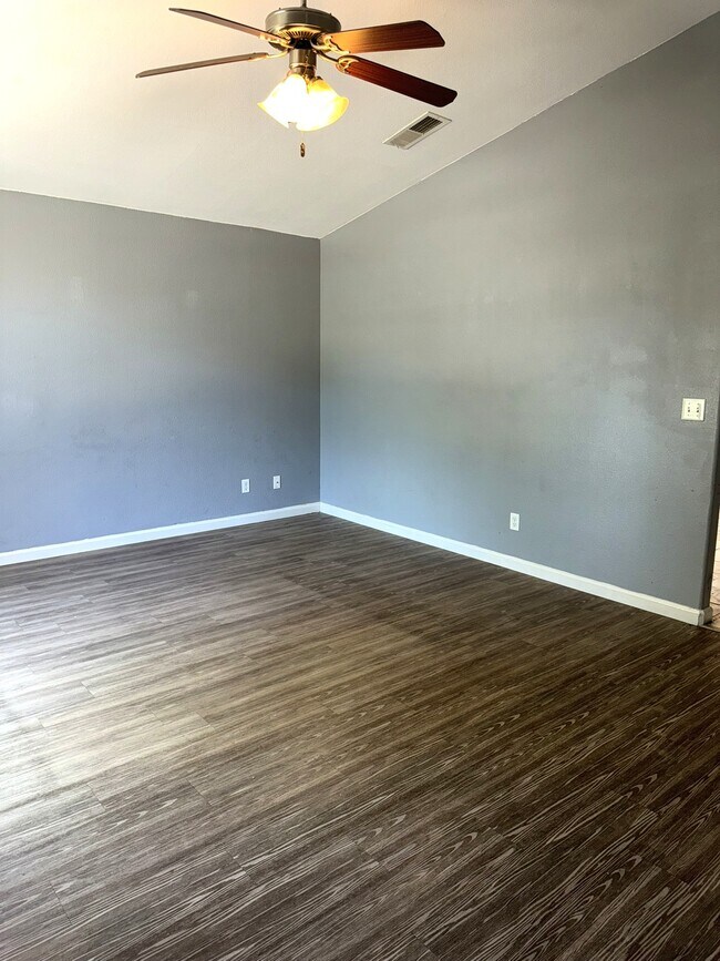 Foto del edificio - 5619 E Pitt Ave