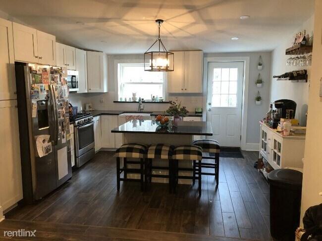 Foto del edificio - 4 br, 2 bath Townhome - 4733 Smick Street